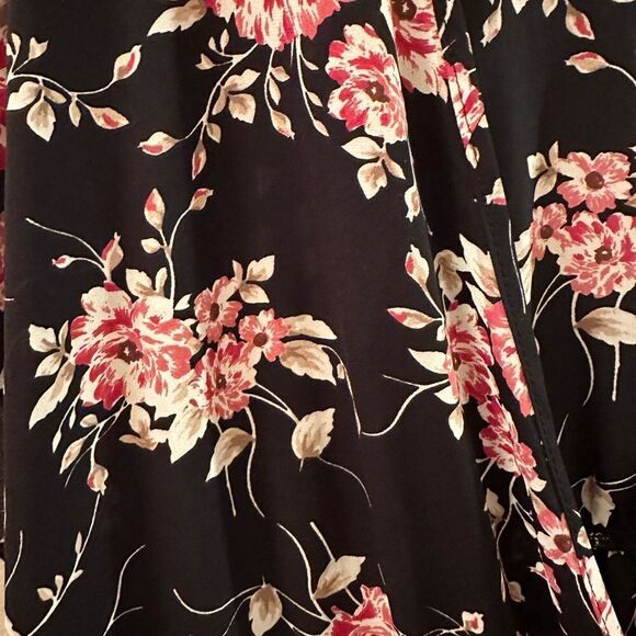 Torrid Deep V-Neck Floral Faux Wrap Georgette Tunic Top - Picture 3 of 7